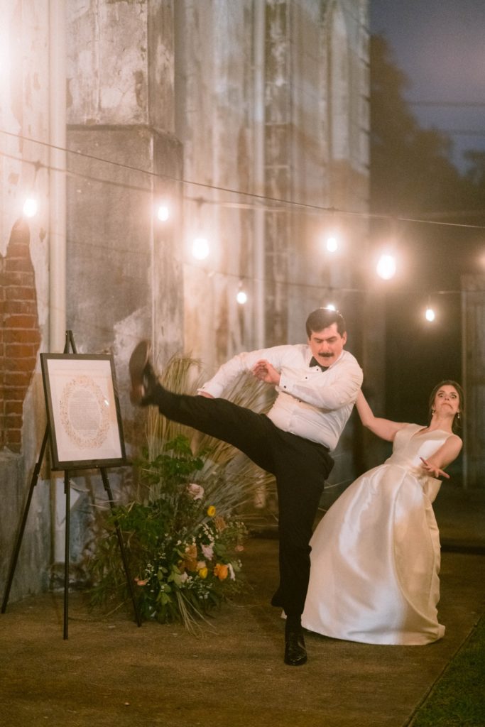 groom kicks the air